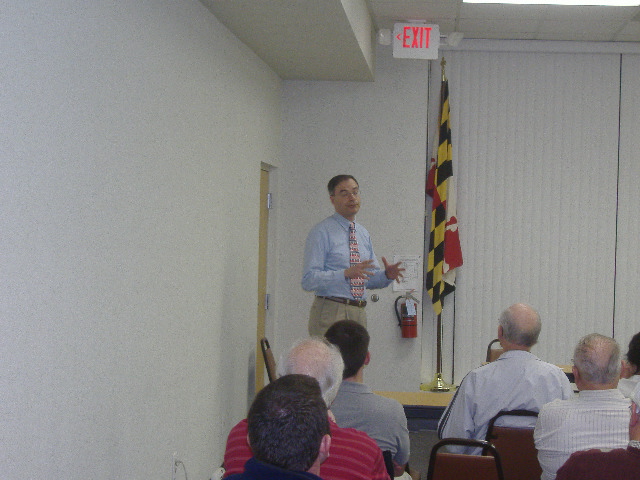 Andy Harris makes a point in his speech before the Wicomico County Republican Club, November 27, 2007.